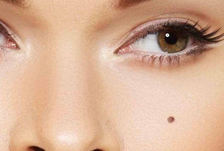 Grain de beaut&eacute; maquillage permanent